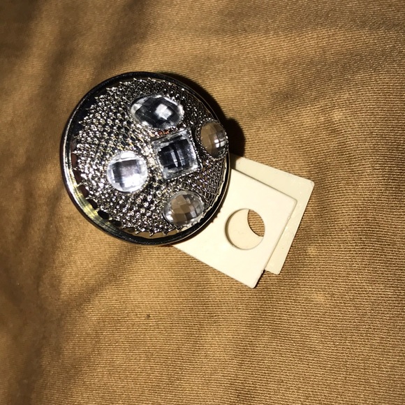 Ring - Picture 1 of 2